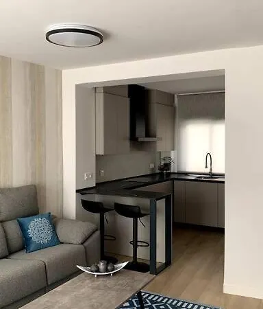 Soleada, Amplia Y Renovada Vivienda Holiday home