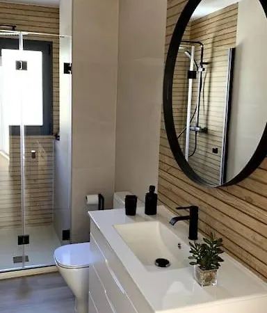 Сasa de vacaciones Soleada, Amplia Y Renovada Vivienda Granada